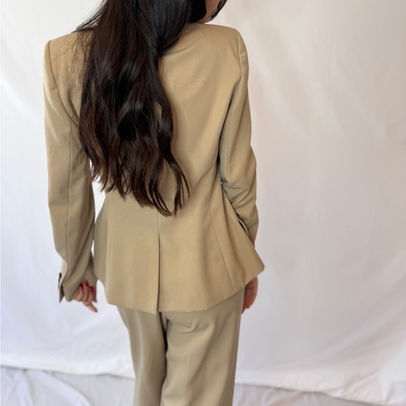 GIVENCHY COUTURE TWO PIECE SUIT - Picture 10 of 12
